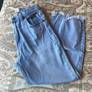 Abercrombie Jeans - Ankle Straight Ultra High Rise - Light Wash - Size 27/4s